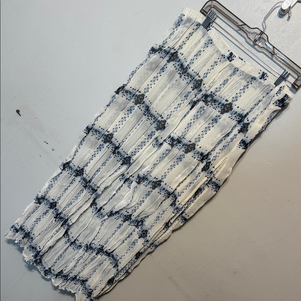 Elegant White and Blue Pleated Skirt